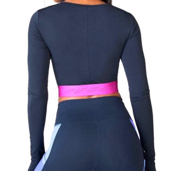 Fabletics Pia Front Twist Top - Picture 2 of 12